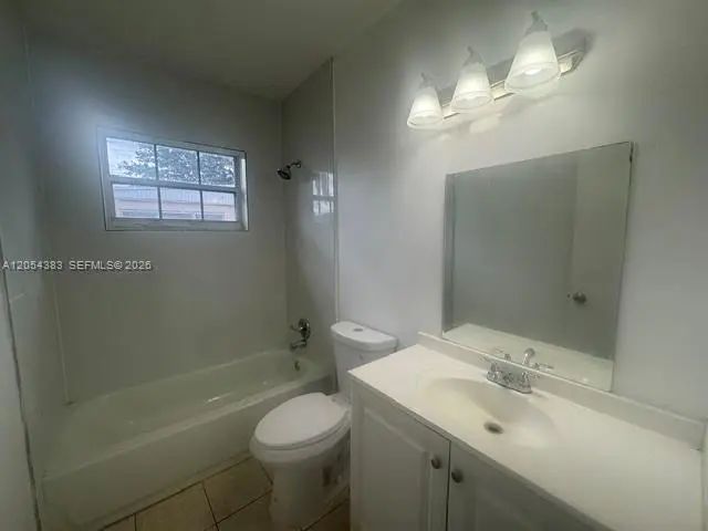 5 of 13 - 374 Ne 171 Street, North Miami Beach, FL