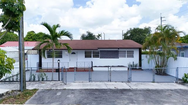 5 of 35 - 1055 Nw 32nd Court, Miami, FL