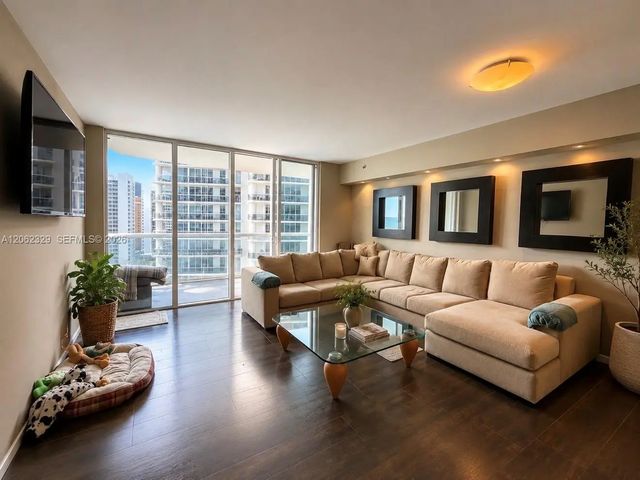 4 of 7 - 1830 S Ocean Drive #1405, Hallandale Beach, FL