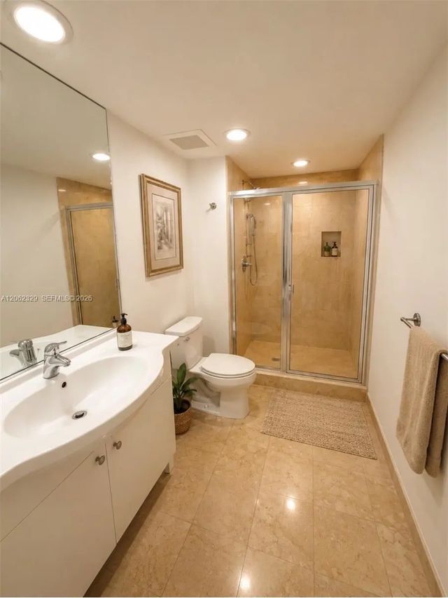 5 of 7 - 1830 S Ocean Drive #1405, Hallandale Beach, FL