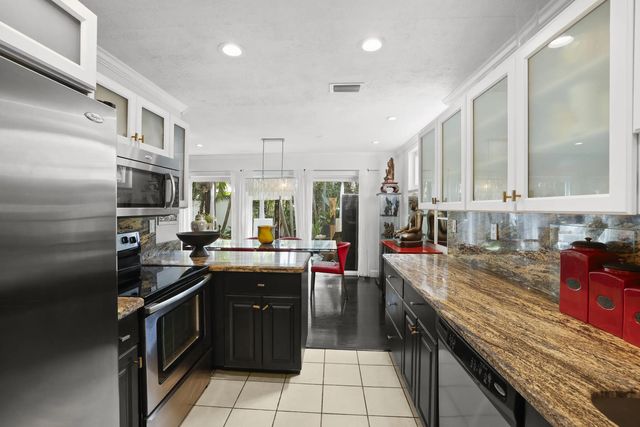 3 of 56 - 7 Middlesex Drive, Wilton Manors, FL