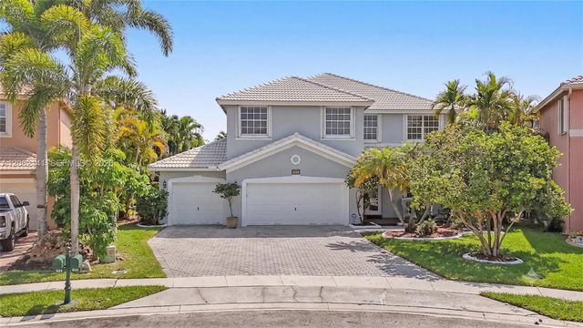 694 Sw 168th Way, Pembroke Pines