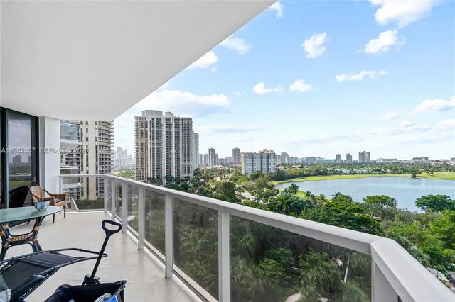 4 of 43 - 20281 E Country Club Drive #909, Aventura, FL