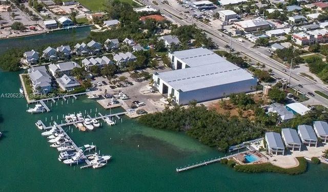 2 of 18 - 12411 Overseas Highway, Marathon, FL