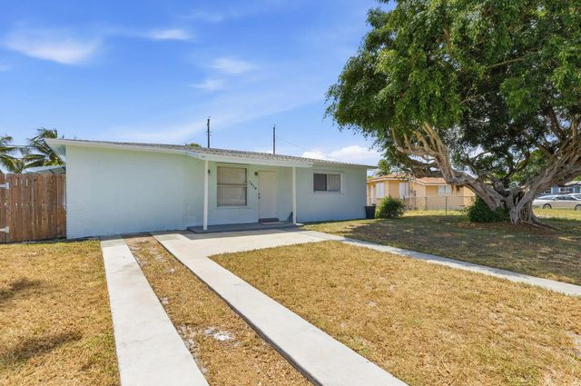 2 of 25 - 1410 Nw 1st Court, Boynton Beach, FL