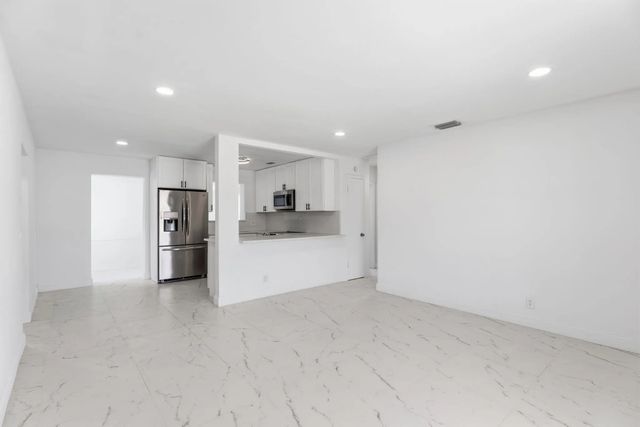 4 of 25 - 1410 Nw 1st Court, Boynton Beach, FL