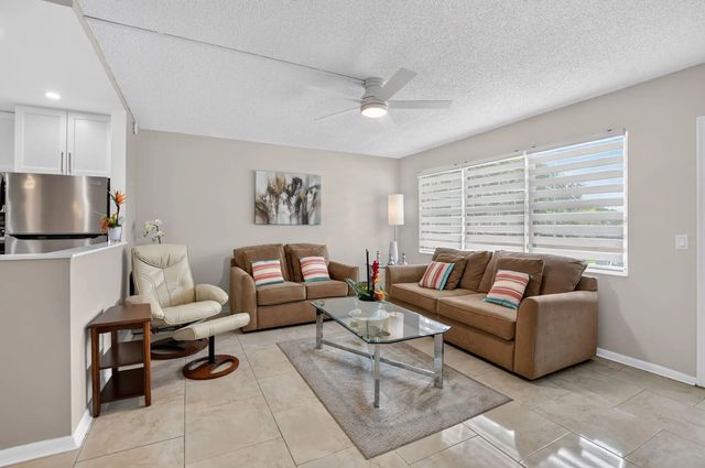 4 of 100 - 2080 Harwood F #2080, Deerfield Beach, FL