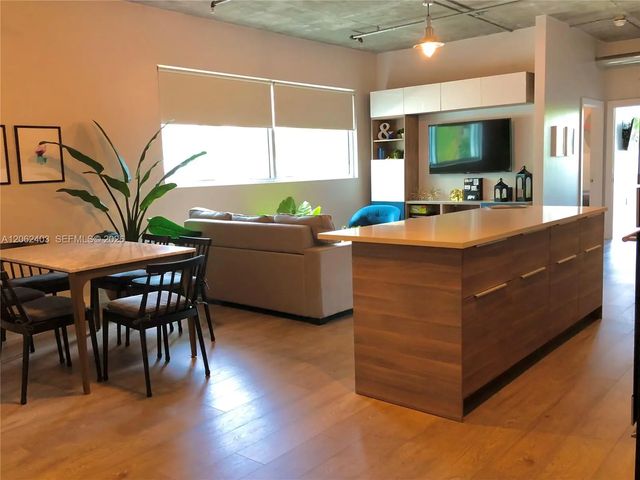 4 of 14 - 1700 Meridian Avenue #303, Miami Beach, FL