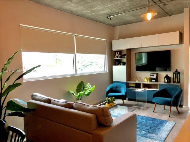 5 of 14 - 1700 Meridian Avenue #303, Miami Beach, FL