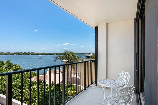 4 of 20 - 130 Lakeshore Drive #322, North Palm Beach, FL