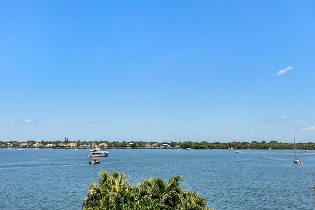 5 of 20 - 130 Lakeshore Drive #322, North Palm Beach, FL