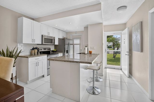 2 of 21 - 1115 Lake Terrace #103, Boynton Beach, FL