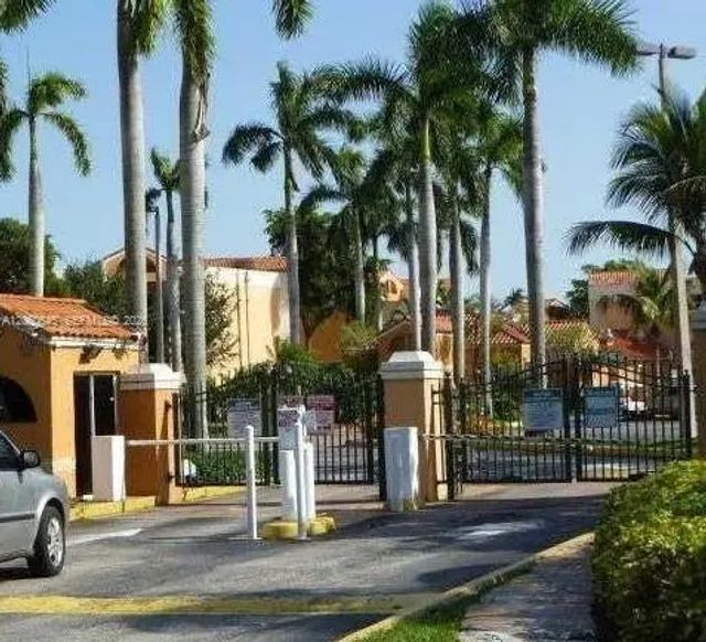 6280 Nw 186th Street #311, Hialeah