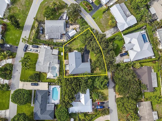 4 of 42 - 119 W Norfolk Road, Jupiter, FL