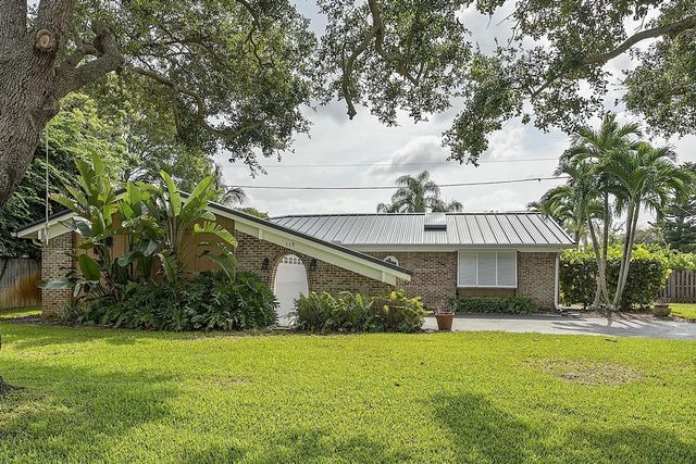 5 of 42 - 119 W Norfolk Road, Jupiter, FL
