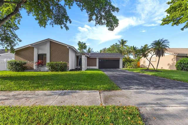 2 of 76 - 11905 Sailboat Drive, Cooper City, FL