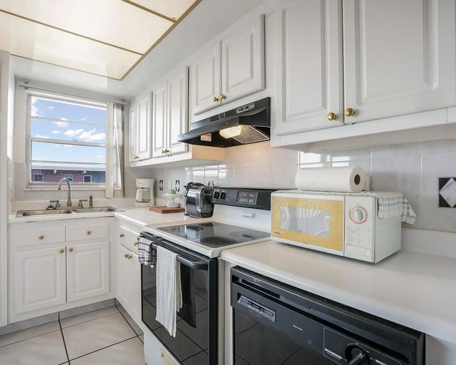 2 of 28 - 180 Ne 12th Avenue #15e, Hallandale Beach, FL