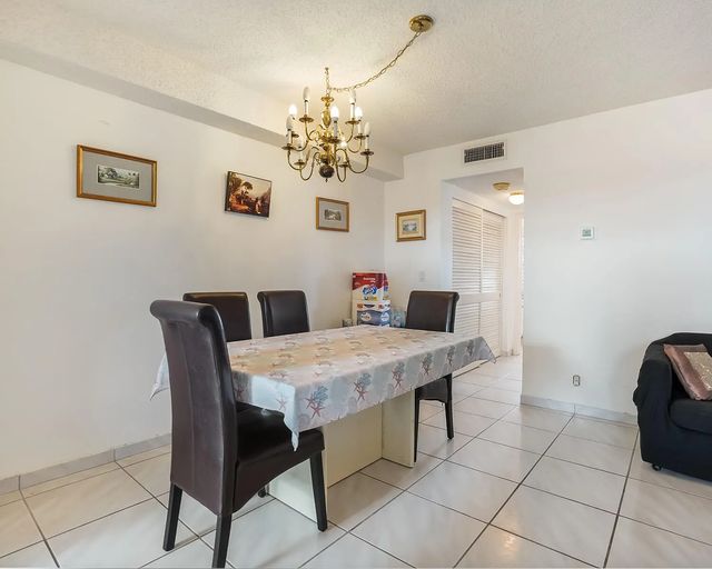 4 of 28 - 180 Ne 12th Avenue #15e, Hallandale Beach, FL