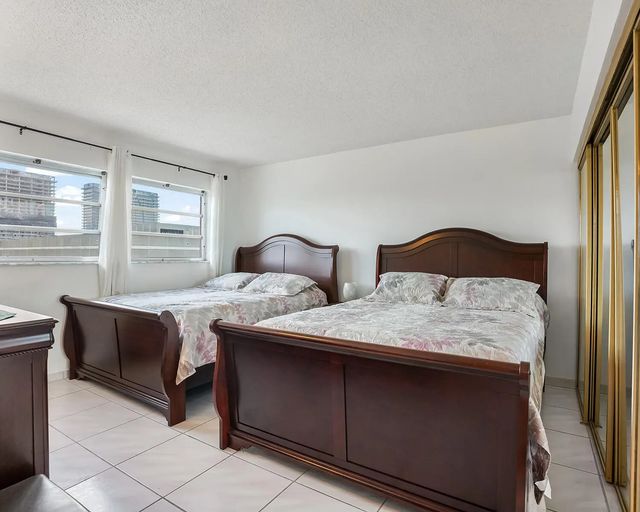 5 of 28 - 180 Ne 12th Avenue #15e, Hallandale Beach, FL