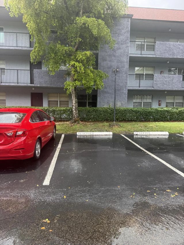 3 of 15 - 8450 Lagos De Campo Boulevard #107, Tamarac, FL