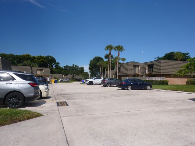 2 of 11 - 3203 32nd Way, West Palm Beach, FL