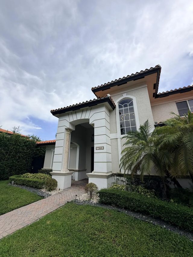 2 of 50 - 7952 Nw 161st Terrace, Miami Lakes, FL