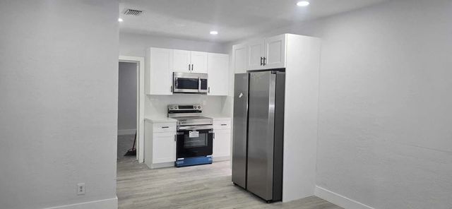 4 of 30 - 1101 Nw 23rd Terrace, Fort Lauderdale, FL