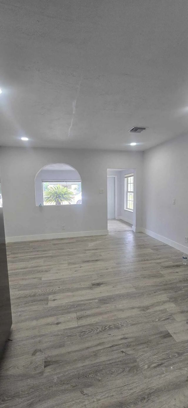 5 of 30 - 1101 Nw 23rd Terrace, Fort Lauderdale, FL