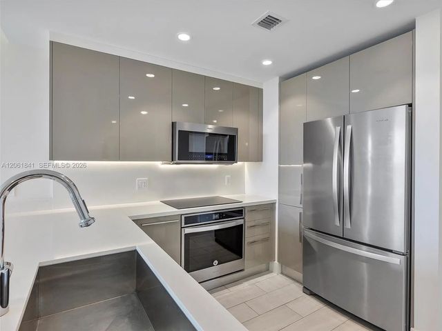5 of 39 - 2000 Metropica Way #502, Sunrise, FL
