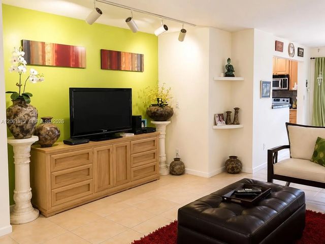 3 of 45 - 224 Sea View Drive #104, Key Biscayne, FL