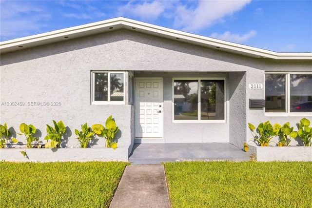 4 of 29 - 2111 N 14th Court, Hollywood, FL