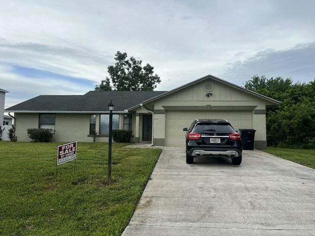 2 of 44 - 1073 Sw Canary Terrace, Port St. Lucie, FL