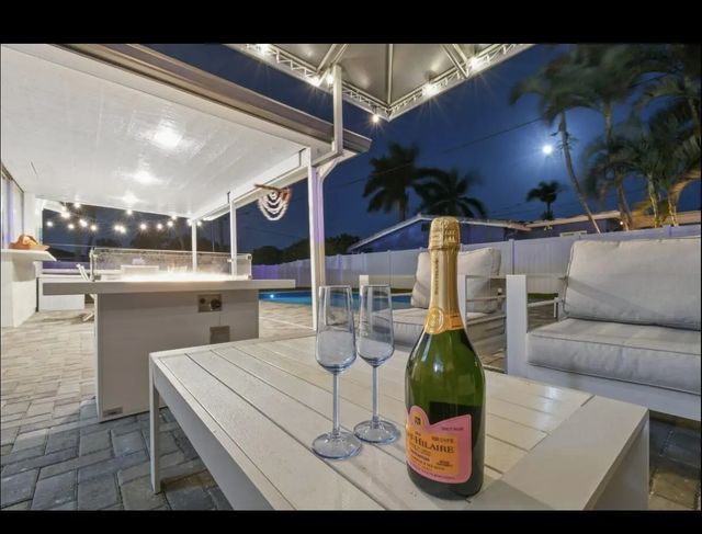 2 of 27 - 5040 Ne 22nd Avenue, Lighthouse Point, FL