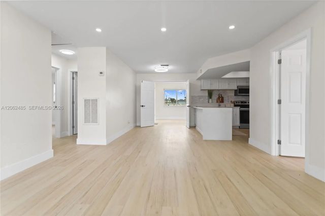 4 of 57 - 1000 Nw 23rd Terrace, Pompano Beach, FL