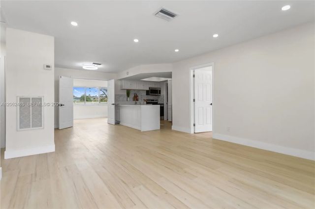 5 of 57 - 1000 Nw 23rd Terrace, Pompano Beach, FL