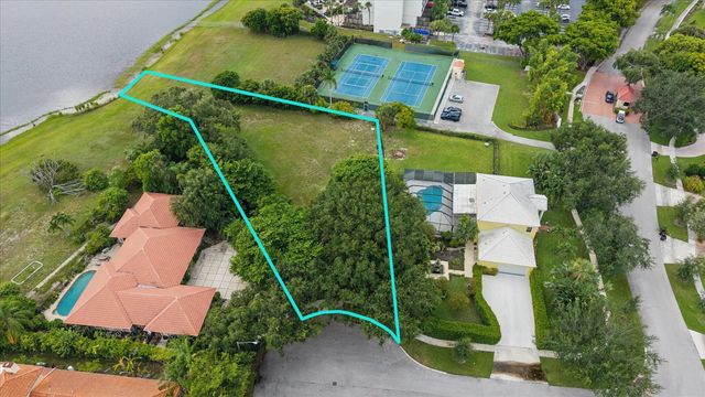 5 of 12 - 10 Sunningdale Circle, West Palm Beach, FL
