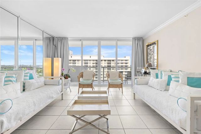 5 of 38 - 5601 Collins Avenue #1515, Miami Beach, FL