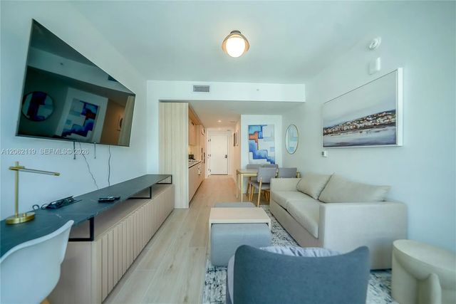 5 of 21 - 225 N Miami Avenue #2912, Miami, FL