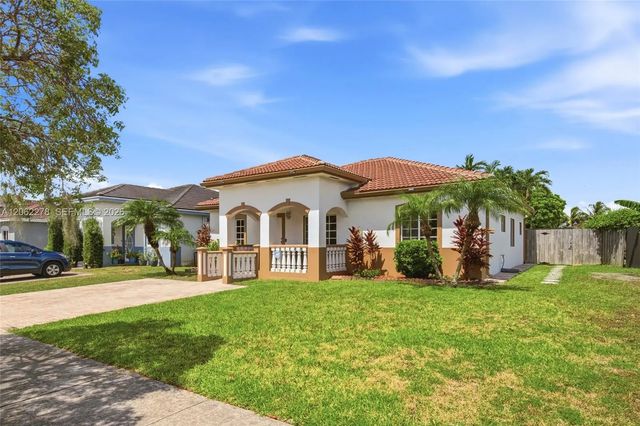 4 of 33 - 22470 Sw 103rd Avenue, Cutler Bay, FL