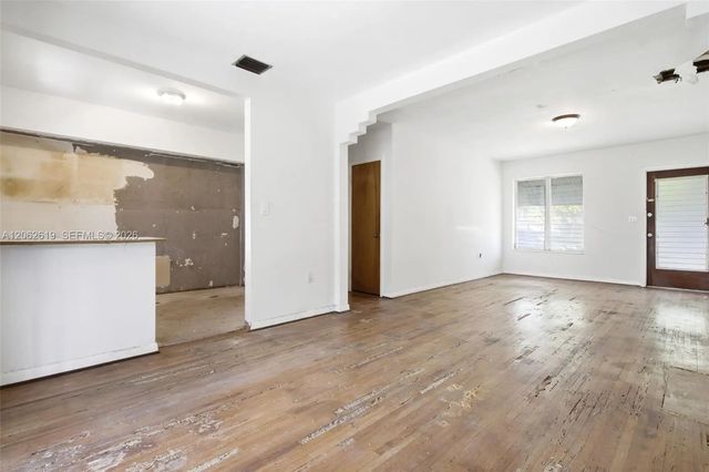4 of 19 - 157 Lenape Drive, Miami Springs, FL