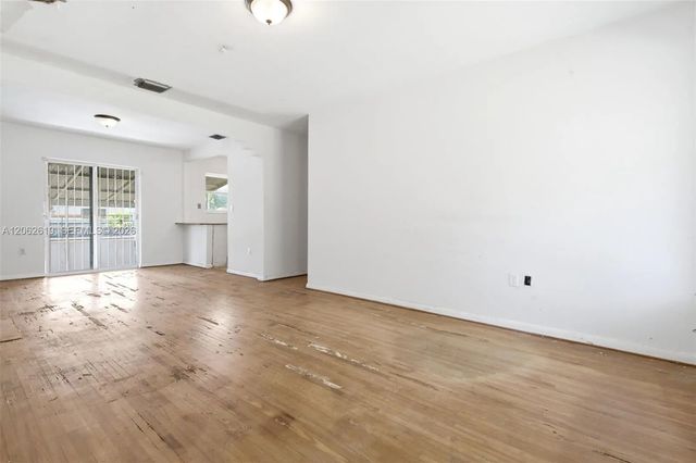 5 of 19 - 157 Lenape Drive, Miami Springs, FL