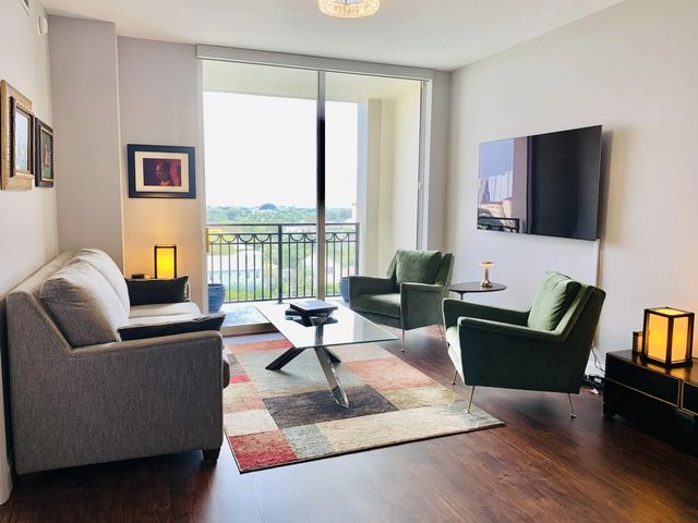 5 of 25 - 550 Okeechobee Boulevard #825, West Palm Beach, FL