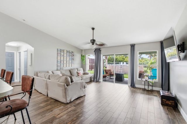 2 of 34 - 558 Sw South Quick Circle, Port St. Lucie, FL