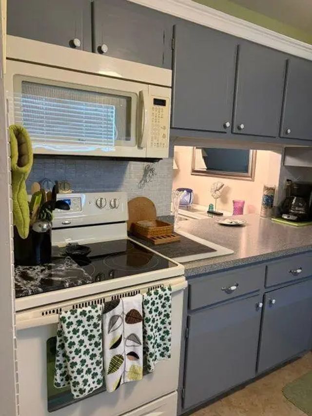 5 of 26 - 2811 S Garden Drive S #308, Palm Springs, FL