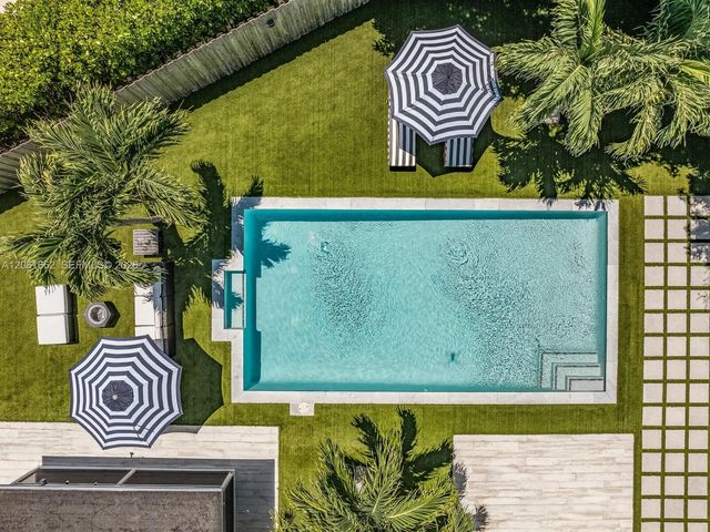 3 of 119 - 11504 Ne 6th Avenue, Biscayne Park, FL
