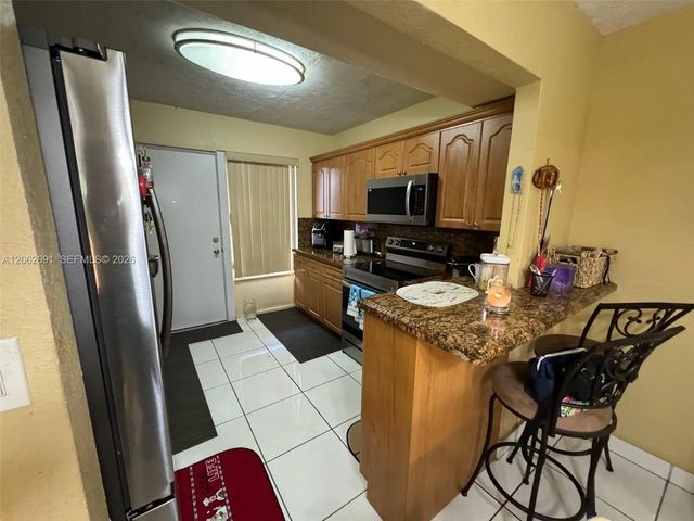 4 of 27 - 9240 Fontainebleau Boulevard #204, Miami, FL