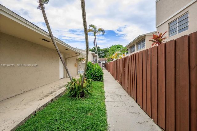 4 of 42 - 15680 Sw 82nd Cir Lane #8-8, Miami, FL