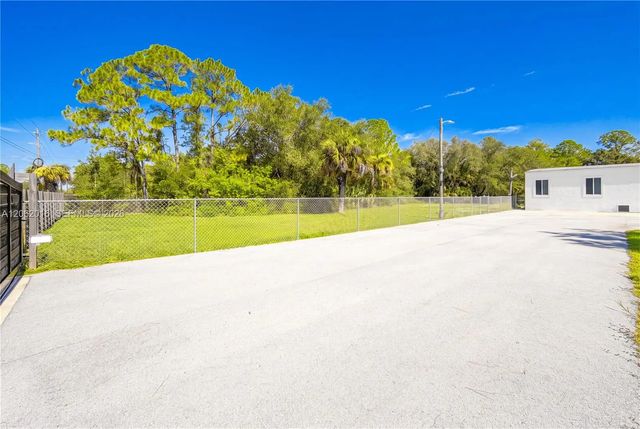 2 of 34 - 227 Hunting Club Avenue, Clewiston, FL