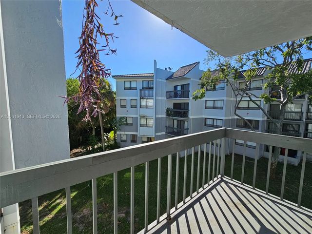 3 of 25 - 1850 N Congress Avenue #308, West Palm Beach, FL