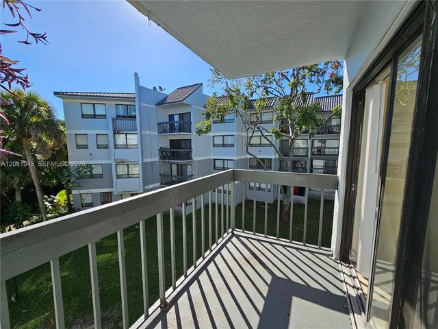 4 of 25 - 1850 N Congress Avenue #308, West Palm Beach, FL